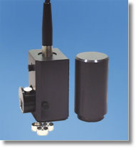 Turning the sample holder on its end enables the measurement of neat solids